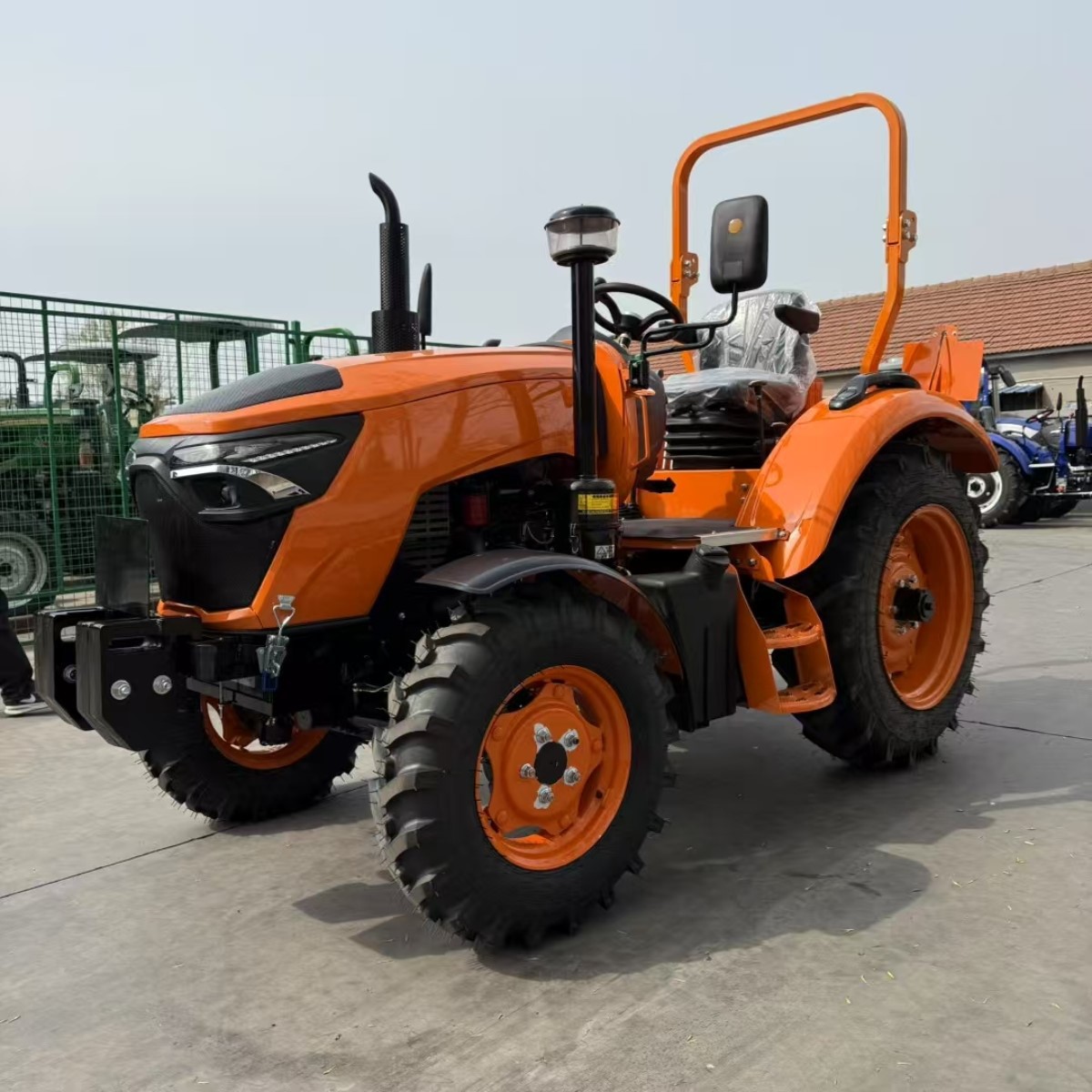 Billige Chinesen kaufen in China Preis Landwirtschaft Traktor Mini Traktor Agrar Mini 4x4 Kleine 4WD -Landwirtschaft Mini Farm Traktor zum Verkauf